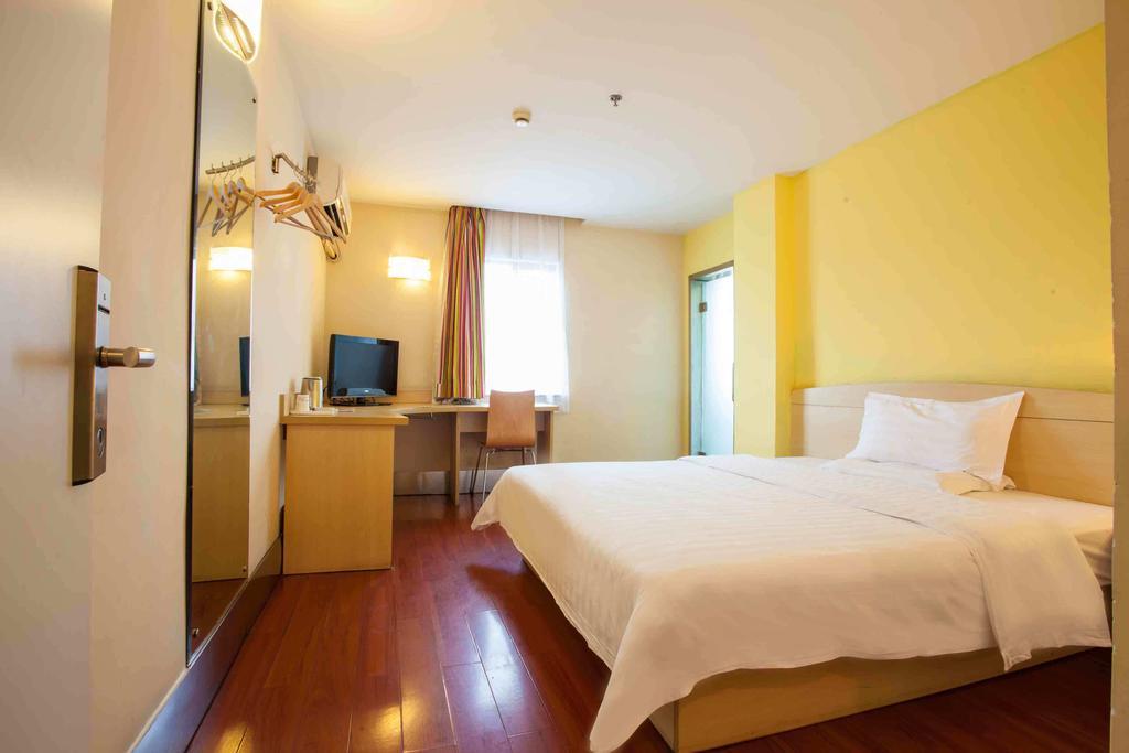 7Days Inn Baoding Railway Station West Square Habitación foto